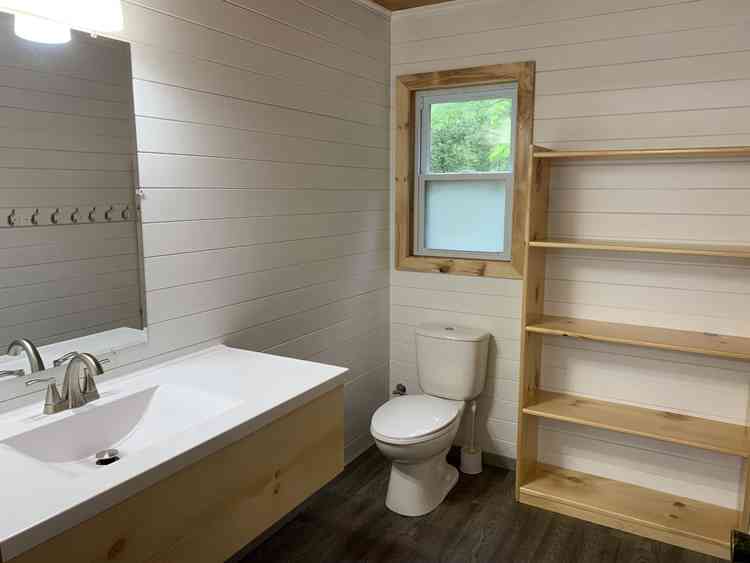 A view of the bathroom of the Elms cottage.